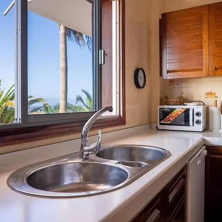 Ocean Front 3 Bedroom Appartement *